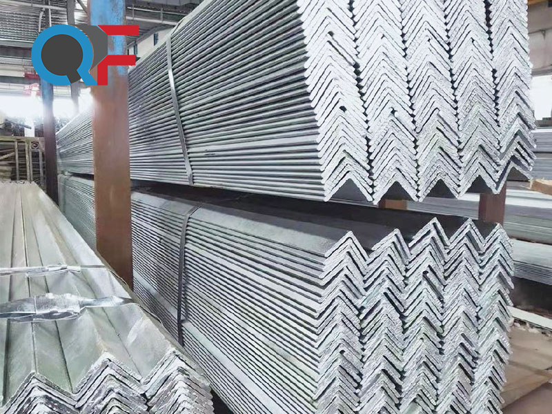 Оцинкованный уголок