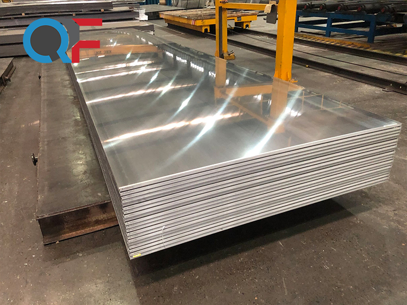 What are the characteristics and advantages of aluminum plate?