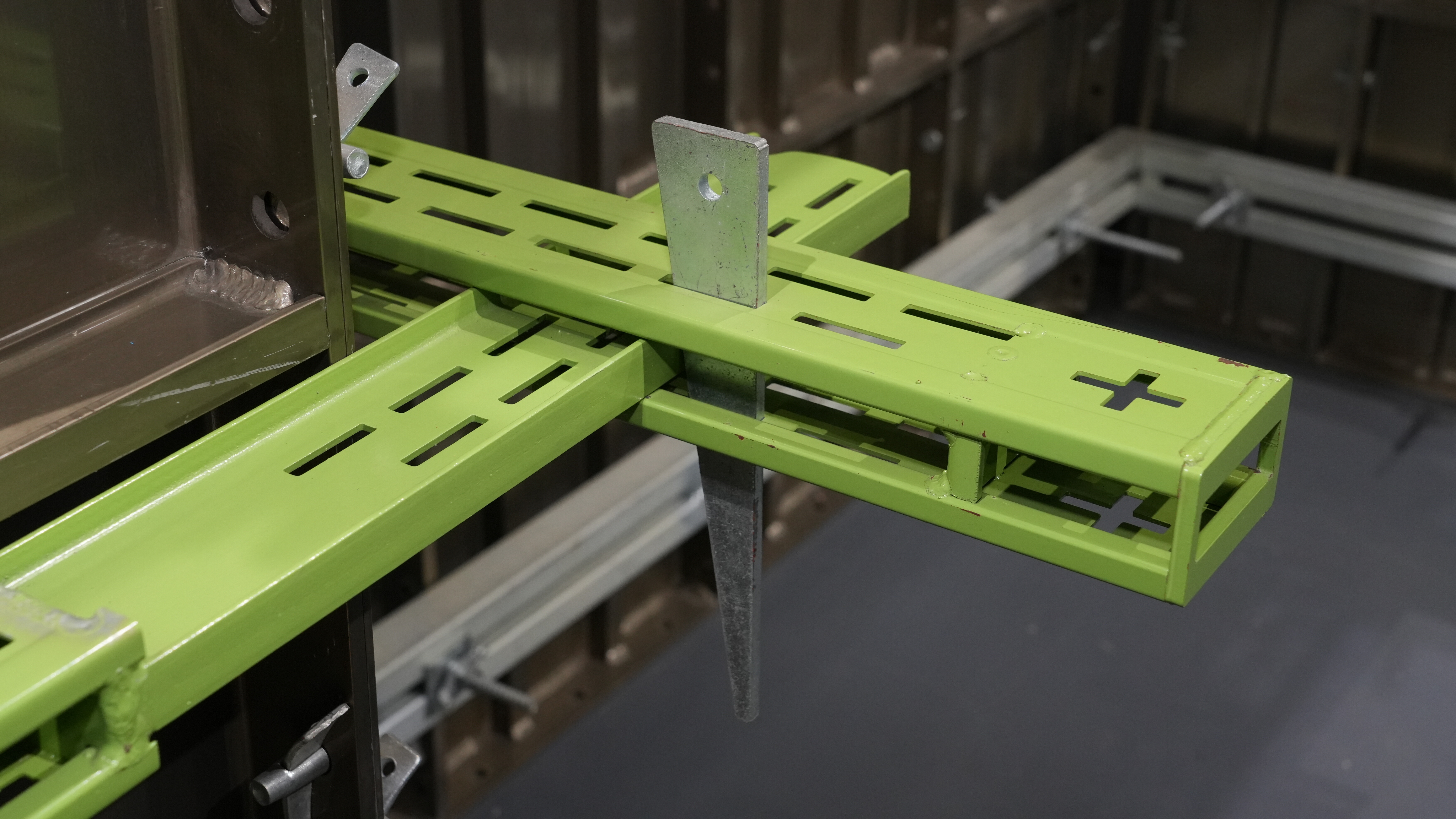 High -strength steel formwork reinforcement system
