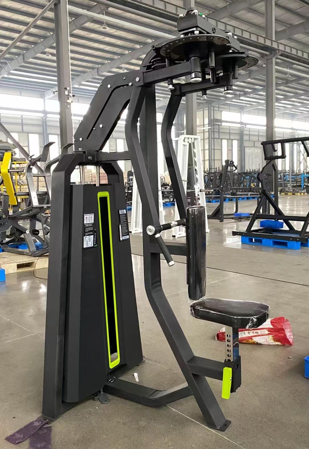 SQ-2005 Pearl delt/ Pec fly