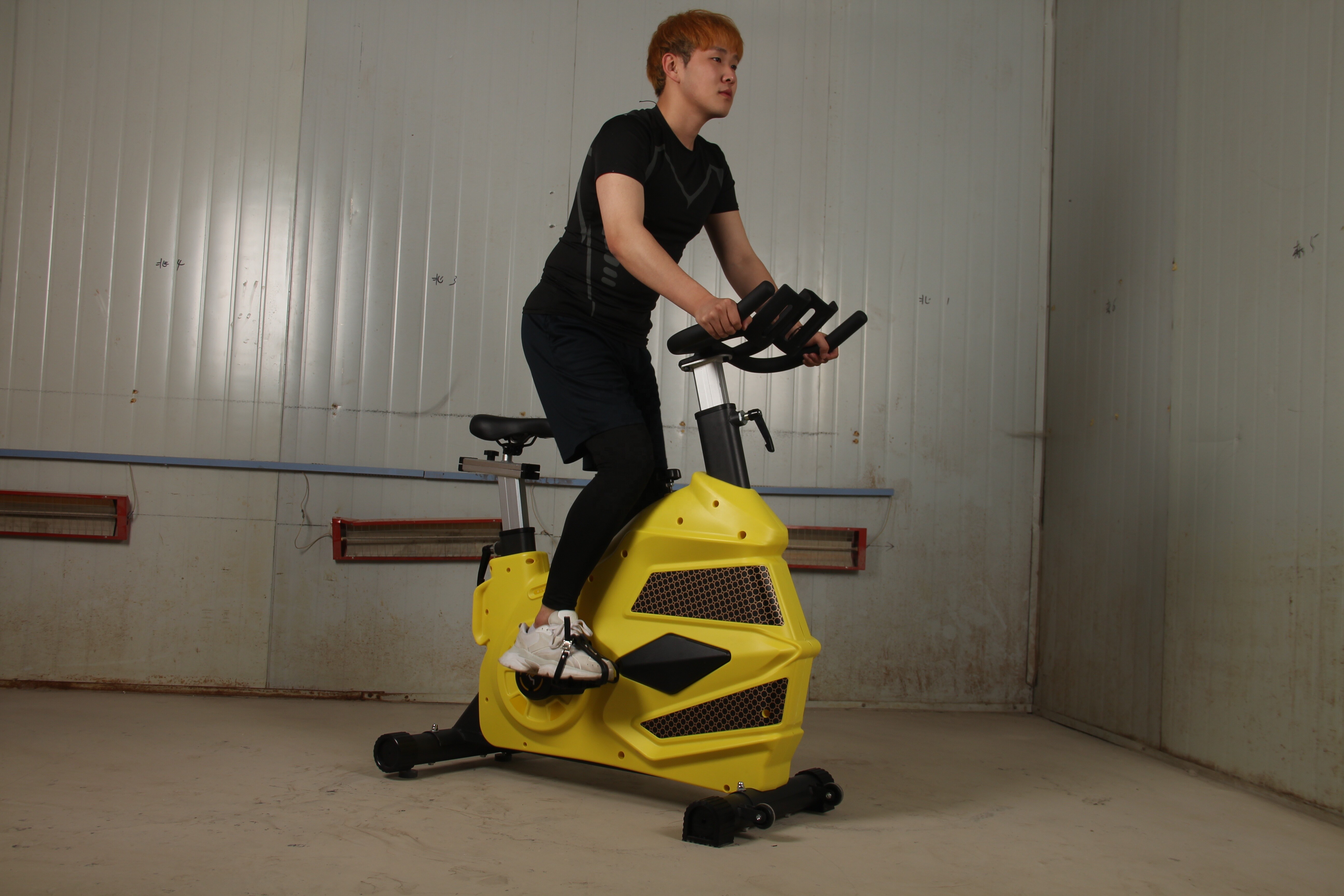 SQ-1028 SPINNING BIKE