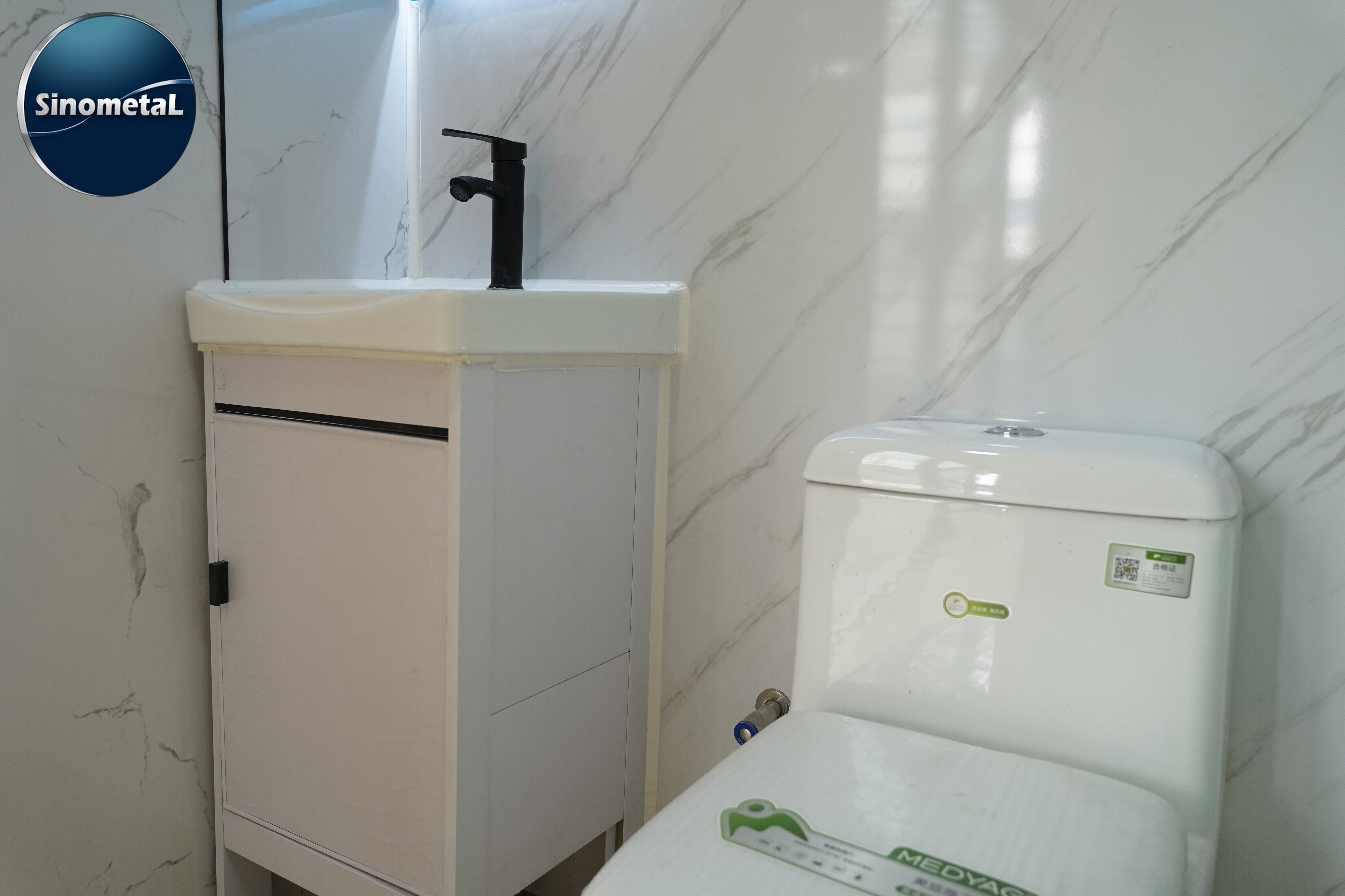 Cabina Apple de 8.5 metros de largo