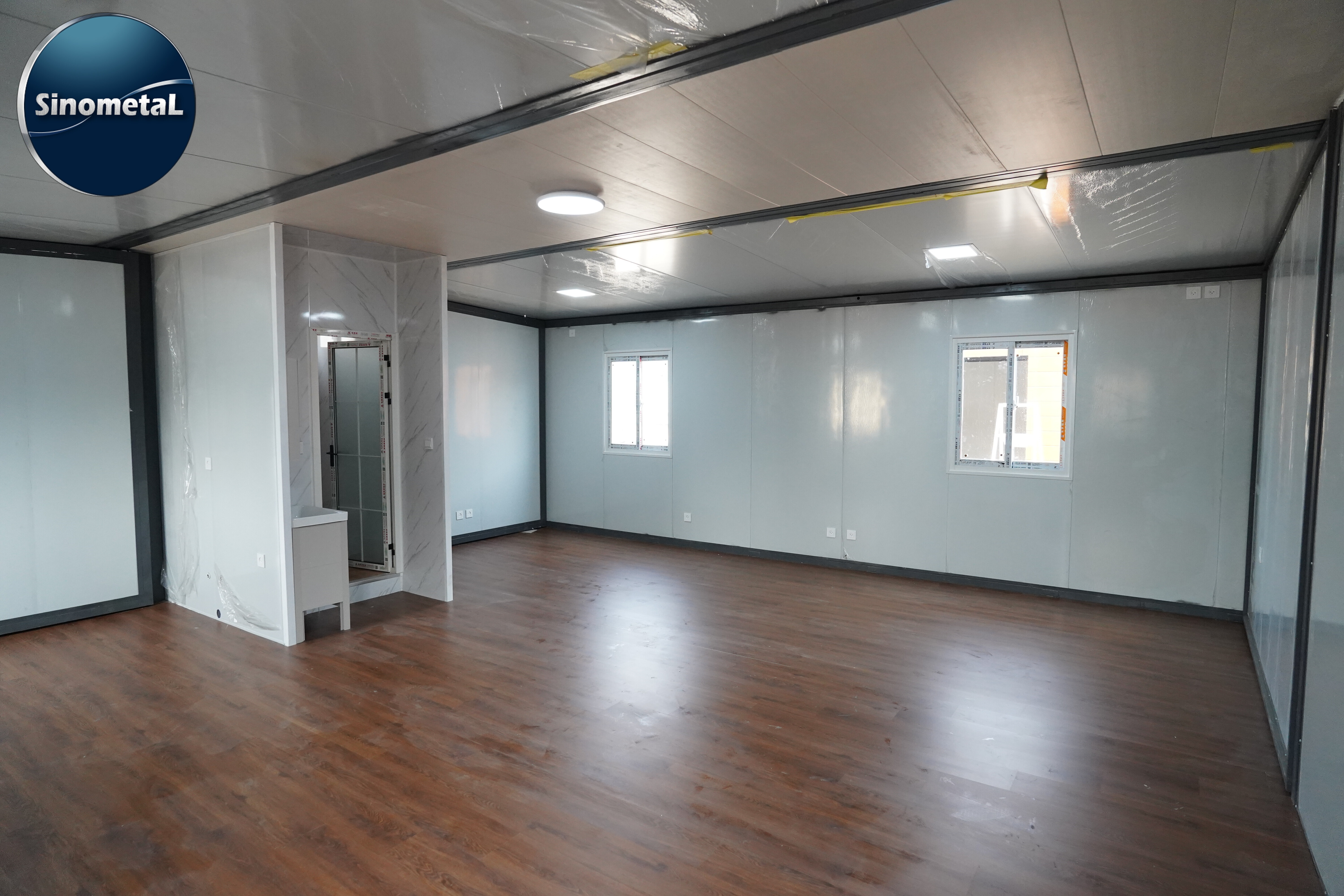 Casa Contenedor Expandible y Plegable de 40 Pies con Alas Duales