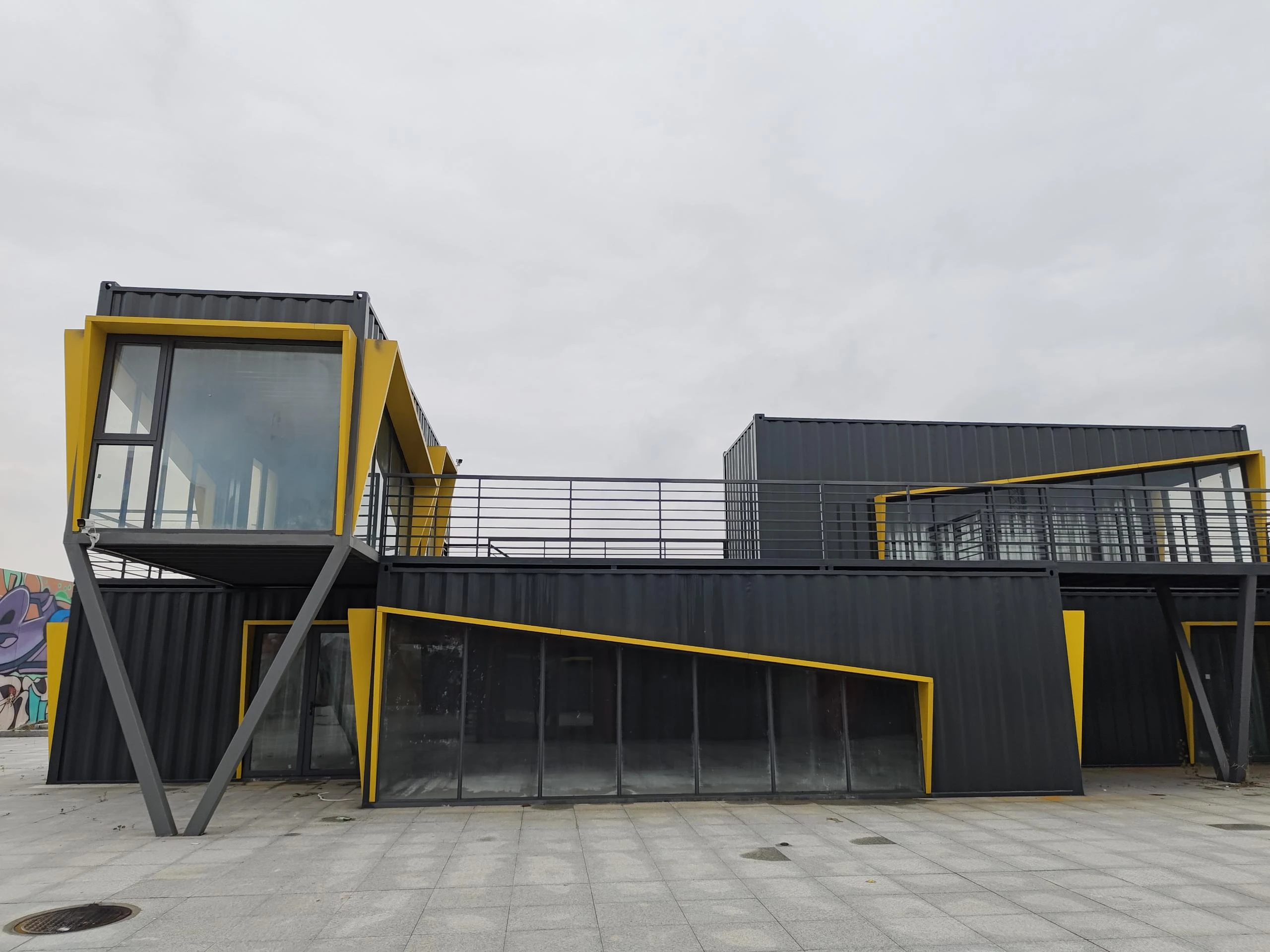Edificios Modulares Prefabricados: Soluciones Comerciales Versátiles