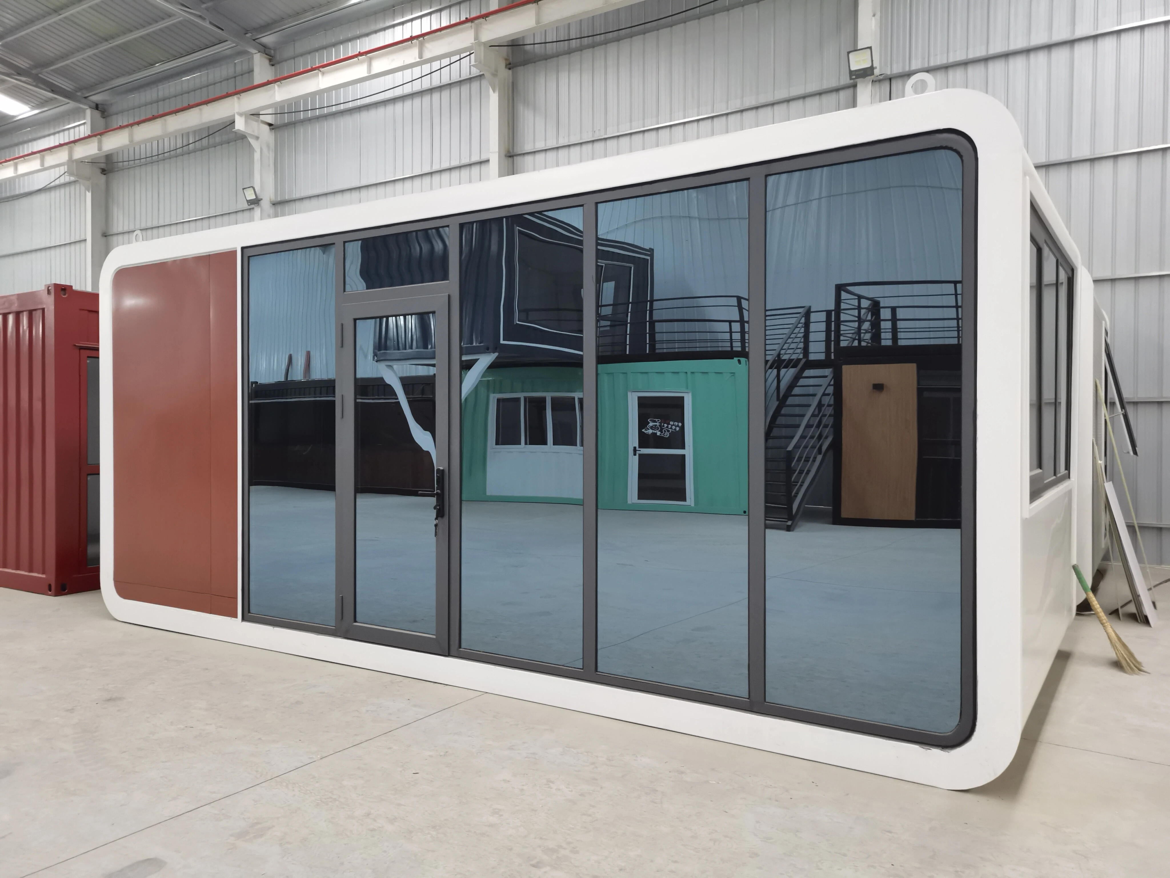 Chiều dài 5,8 mét của cabin Apple
