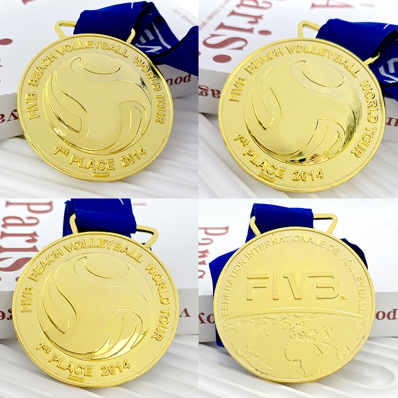 Campeón del World Tour de Vóley Playa Medalla de Relieve Tridimensional Dorada con Baño Electrolítico