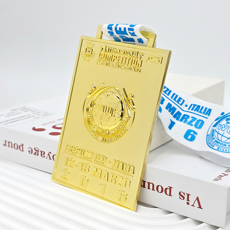 Medalla conmemorativa tridimensional para eventos de boxeo con grabado en relieve en metal chapado en oro de alta calidad