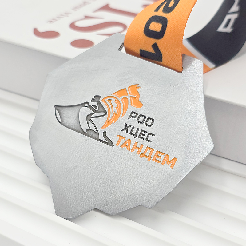 Medalla de metal plateado esmerilado, artículo conmemorativo de un acontecimiento, color naranja y plateado, coleccionable deportivo en relieve 3D.