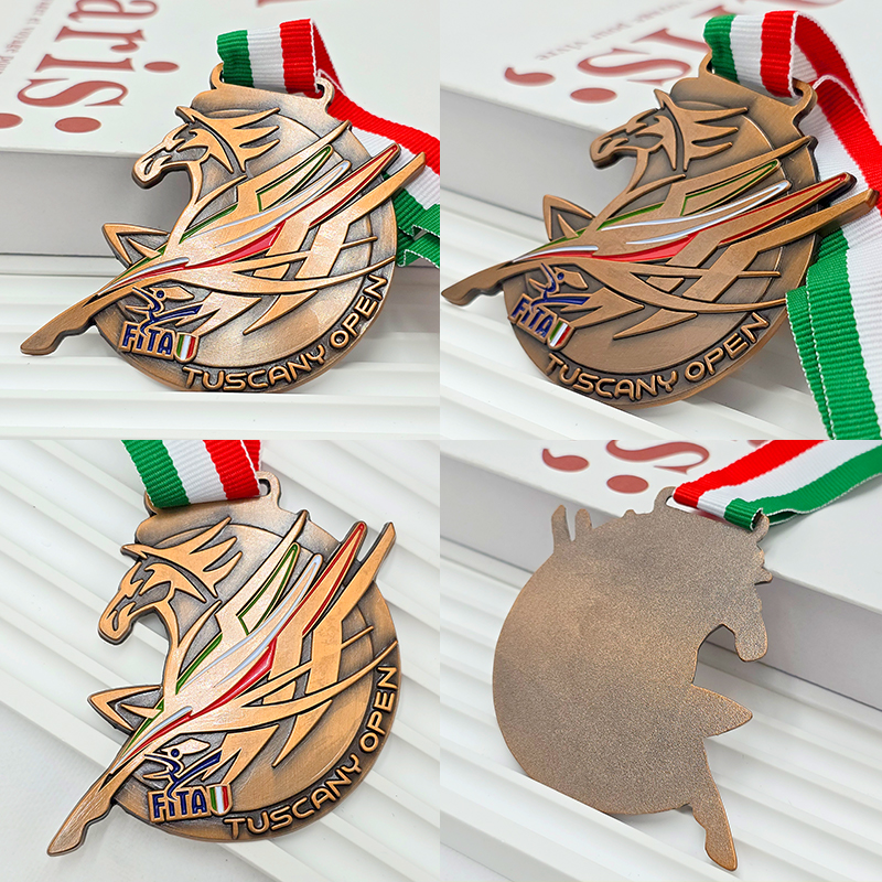 Medalla de metal bronce vintage, relieve pintado en 3D de Pegaso conmemorativo, coleccionable de torneo.