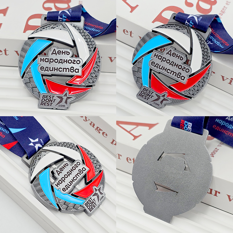 Medalla metálica contrastante en plata, rojo y azul, conmemorativa del Día de la Unidad Nacional de Rusia, colección temática de ornamentos para eventos con relieve tridimensional de ensamblaje geométrico