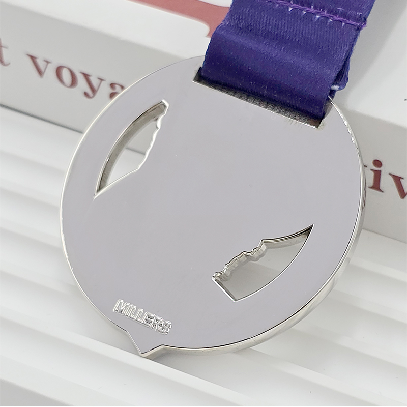 Medalla de metal, Hobart Medio Maratón conmemorativo relieve silueta de la ciudad, Cadbury patrocinado evento coleccionable.