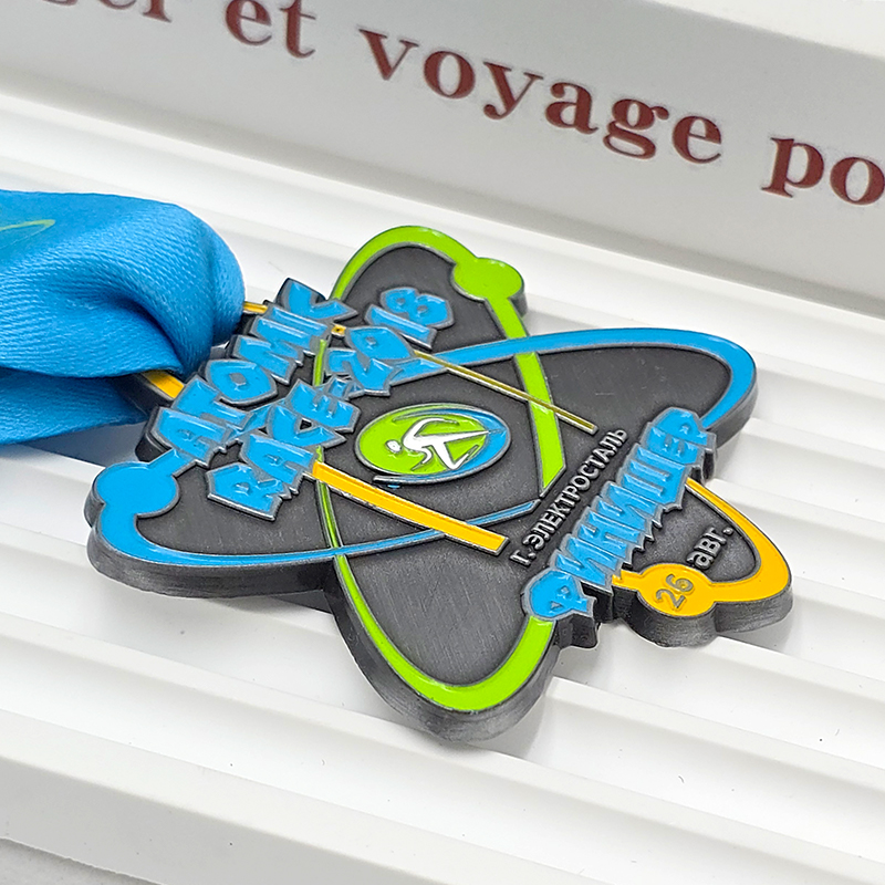 Medalla metálica con bloques de color, relieve pintado en 3D conmemorativo de la Carrera Atómica, coleccionable del finisher de Ekaterimburgo.