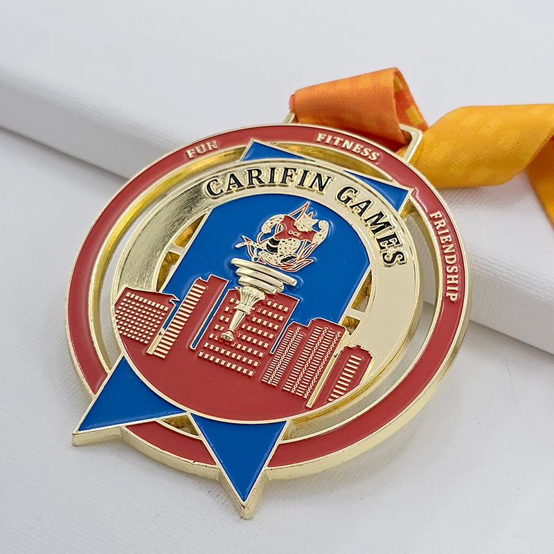Conjunto de medallas metálicas de eventos deportivos multinacionales, conmemorativas de los Juegos del Caribe, el Triatlón, la Maratón de Rusia, etc.; relieves de ciudades/islas; conjunto coleccionable de eventos deportivos mundiales.