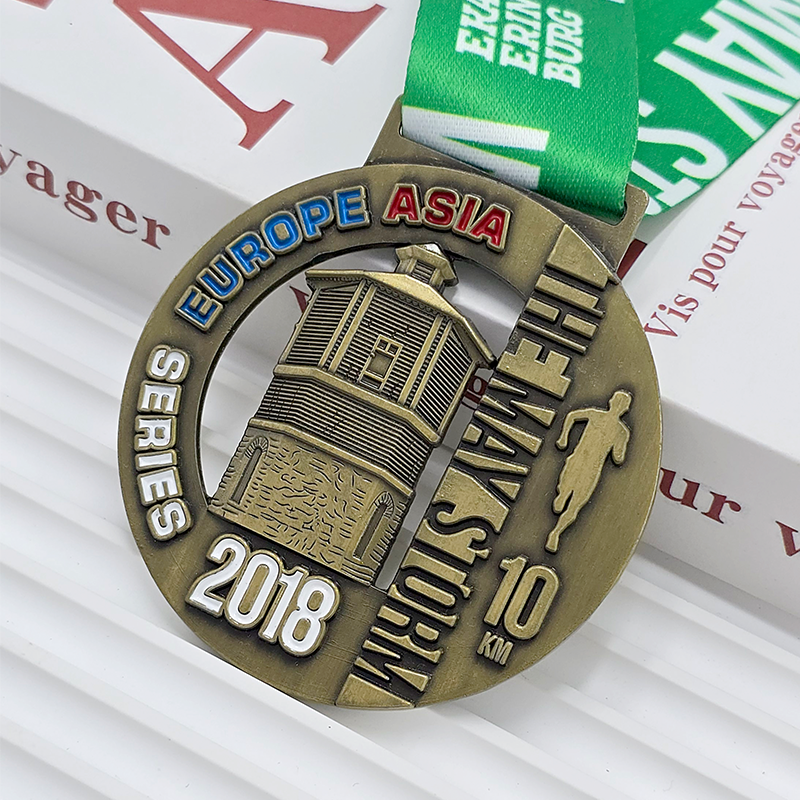 Conjunto de medallas metálicas de eventos deportivos de Eurasia: Serie Eurasia / Campeonato de hockey sobre hielo / Abierto de taekwondo / Torre conmemorativa del maratón de la ciudad / Relieve de atleta. Un conjunto coleccionable de eventos deportivos intercontinentales.