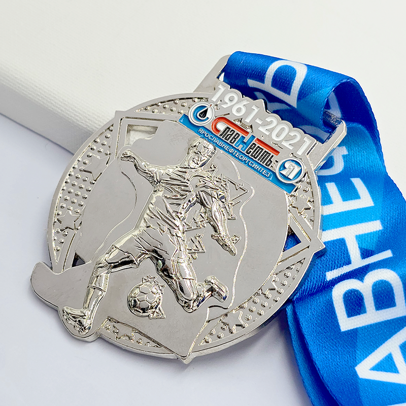 Conjunto de medallas metálicas de atletismo australiano y ruso: Campeonato de Atletismo de Victoria / Conjunto conmemorativo del 60.º aniversario de la petroquímica rusa con relieve de atletas. Conjunto coleccionable de eventos deportivos profesionales.