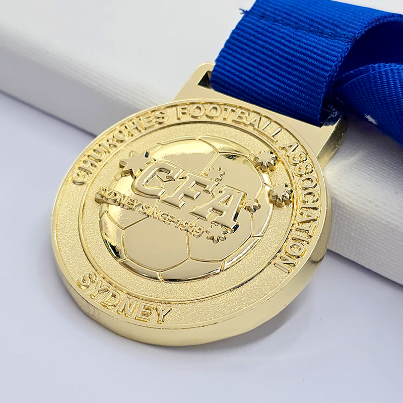 Conjunto de medallas metálicas de eventos deportivos de élite mundiales: conjunto conmemorativo del Circuito Mundial de Vóley Playa de la FIVB, el Campeonato Australiano de Atletismo, las Ligas Universitarias, etc., que incluye mapas y relieves deportivos. Conjunto coleccionable de eventos deportivos profesionales.