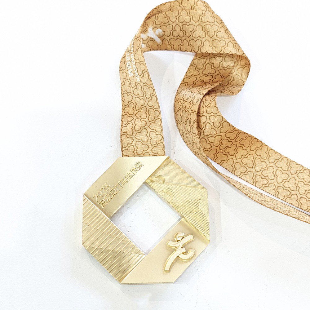 Medalla personalizada para maratón de élite con decoración metálica en 3D + cordón de medalla con temática del evento
