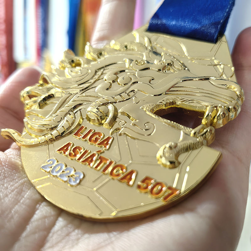 Medalla deportiva de metal dorado en aleación de zinc con logo 3D, artesanía de galvanizado y cinta colgante