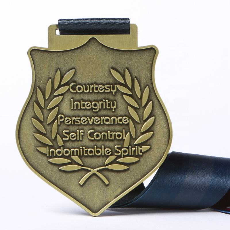 Medallas de oro, plata y bronce para judo, karate y taekwondo.