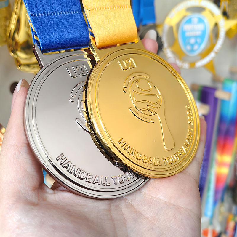 Medallas de Oro y Plata del Campeonato de Balonmano; Medallas de Campeón del Torneo en Relieve 3D con Forma de Balonmano