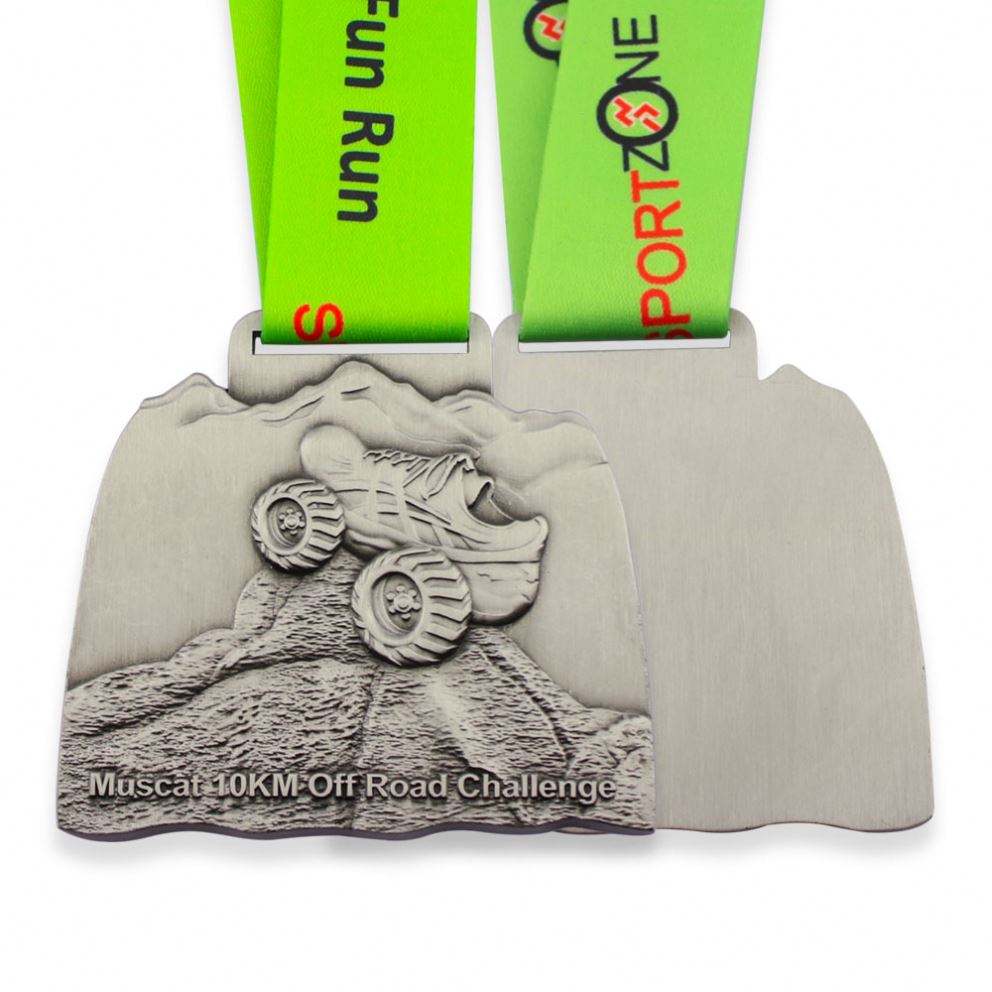 Medalla del Reto de Trail Running de 10 km: Insignia conmemorativa de la carrera de trail running con relieve 3D en plata envejecida