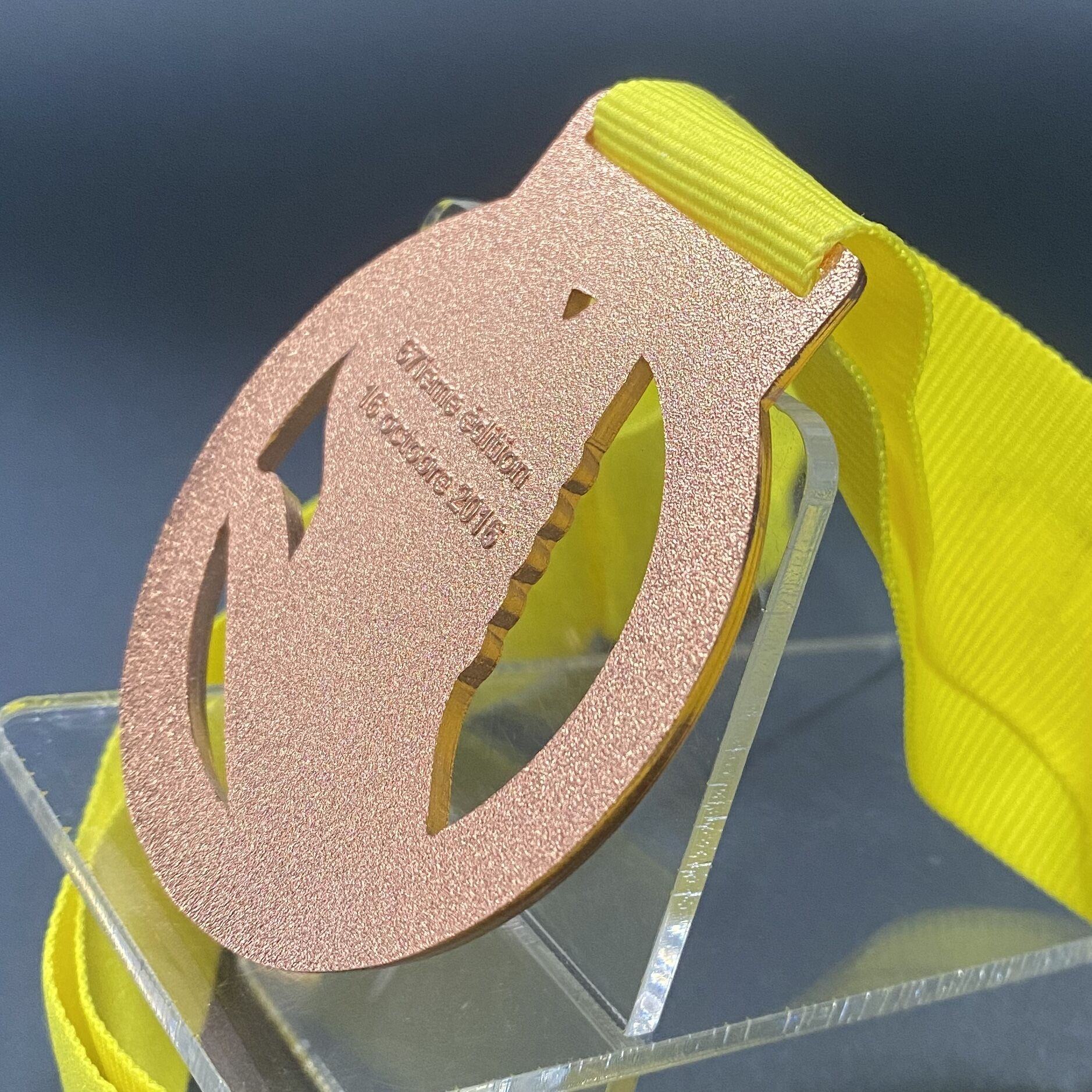 Zapatillas de competición Hollow Parc La Fontaine para maratón, running y medalla deportiva