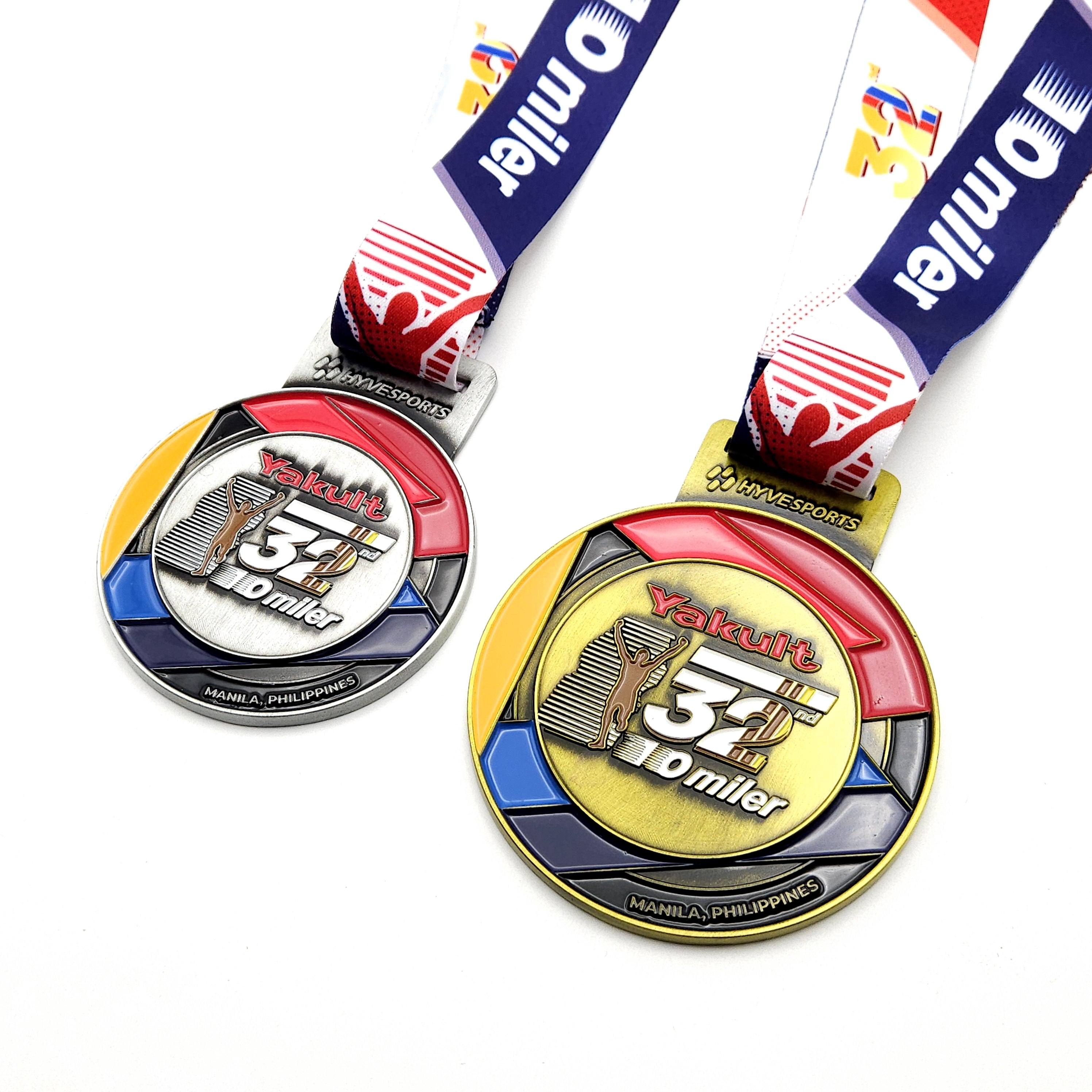 Medallas deportivas de taekwondo doradas personalizadas al por mayor con cinta, medallas de metal