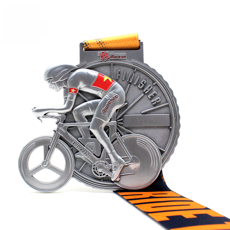 Medalla de finalista de ciclismo personalizada al por mayor de aleación de zinc 3D para carrera deportiva de bicicleta de montaña con cinta