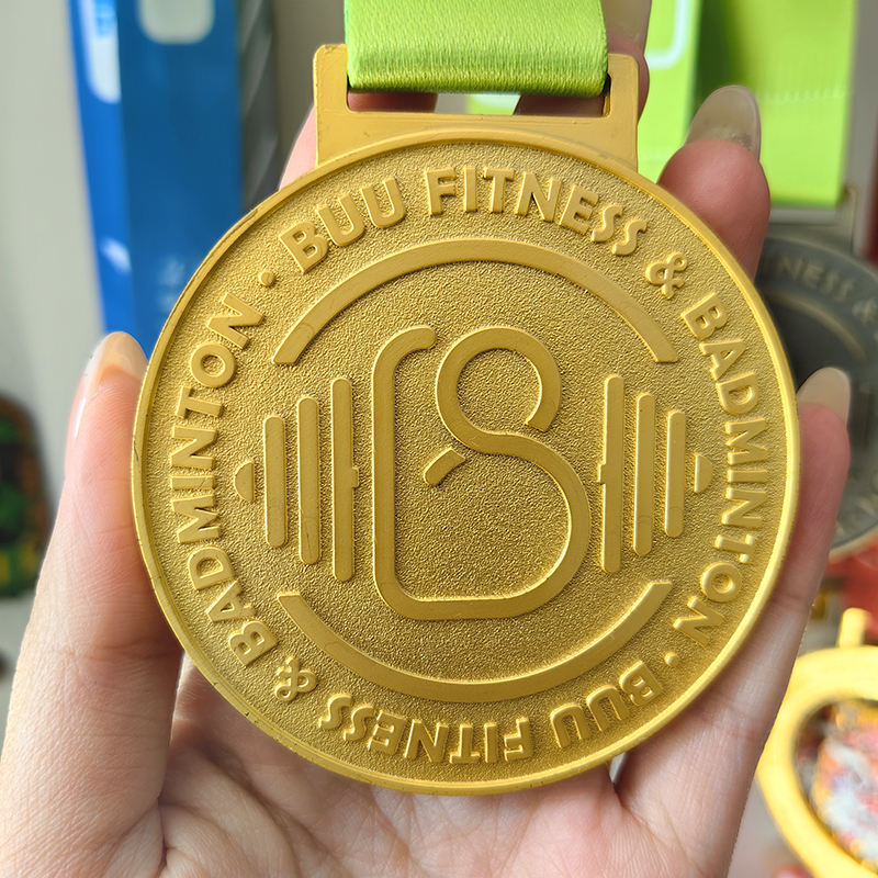 Medalla deportiva personalizada de aleación de zinc dorada en blanco, venta caliente, trofeo de culturismo y halterofilia, medallas metálicas de recuerdo