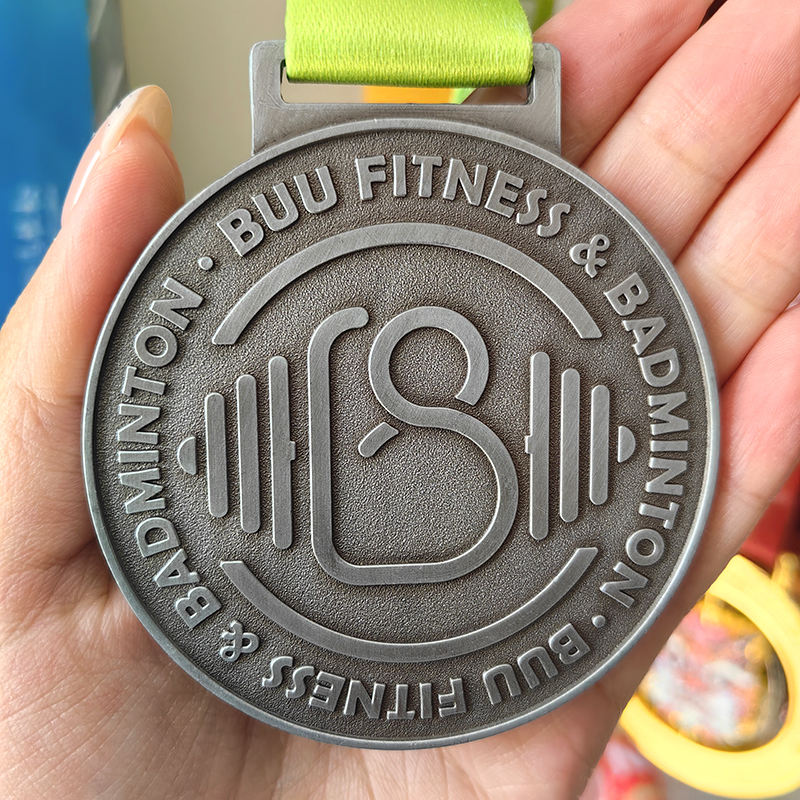 Medalla deportiva personalizada de aleación de zinc dorada en blanco, venta caliente, trofeo de culturismo y halterofilia, medallas metálicas de recuerdo