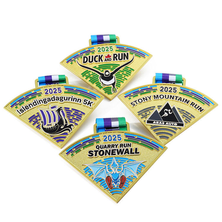 Medallas de carrera de montaña Running Race Medals 3D Enamel Gold 4 PCS Combination Puzzle Medals Fabricante Fábrica Medallas personalizadas para deportes