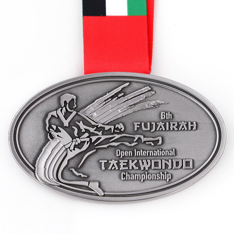 Medalla calada del Campeonato de Lucha Libre, insignia conmemorativa en relieve doble de lucha libre, plata antigua y esmalte azul