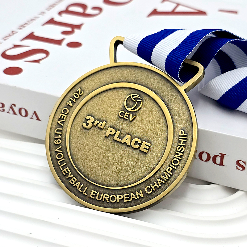 Antike Bronzerelief-Volleyballmedaille Europäische Volleyballmeisterschaft dritter Platz Gedenkmedaille Metalltextur Ehrenmedaille