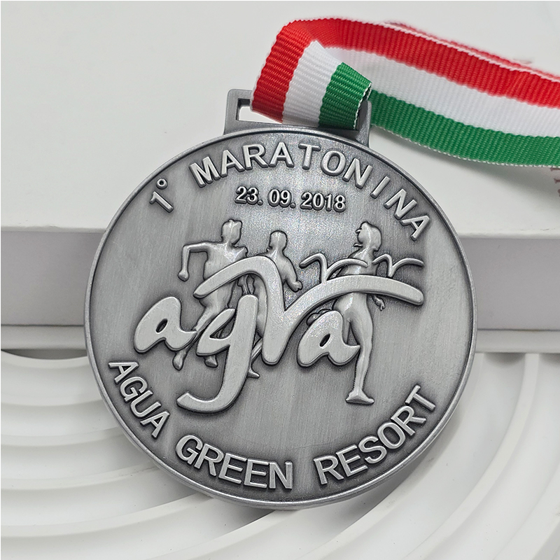 Marathon Retro Silber 3D Relief Gedenkmedaille, Metallischer Laufwettbewerb Sammlerabzeichen