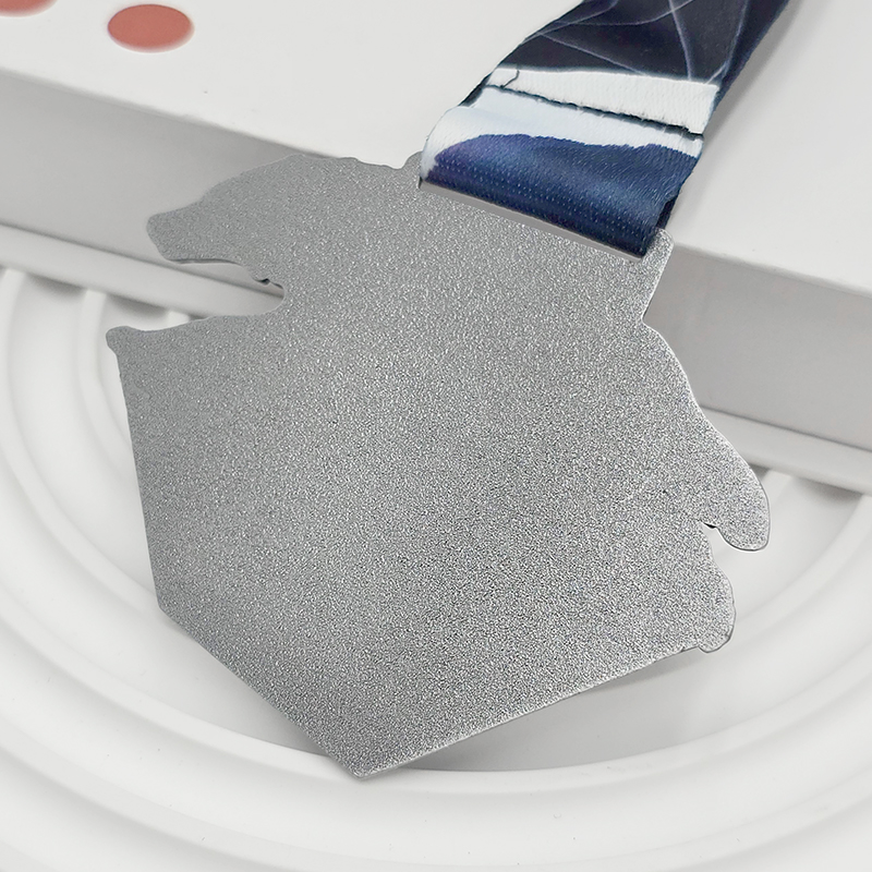 Retro silberne Metallmedaille, wolförmige 3D-Marathon-Gedenkmedaille, Sammlerstück für Sportveranstaltungen.