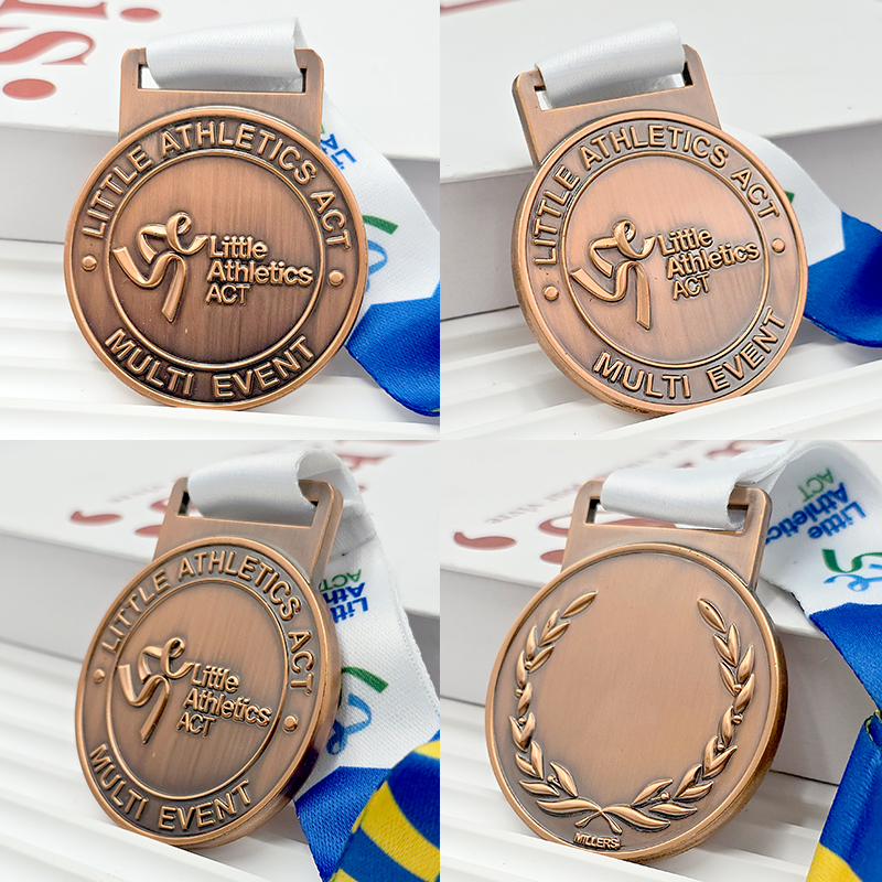 Vintage Bronzemedaille aus Metall, 3D-Logo-Relief zur Erinnerung an australische Jugendleichtathletik-Mehrkampfveranstaltungen, sammelbares Sportveranstaltungsornament.