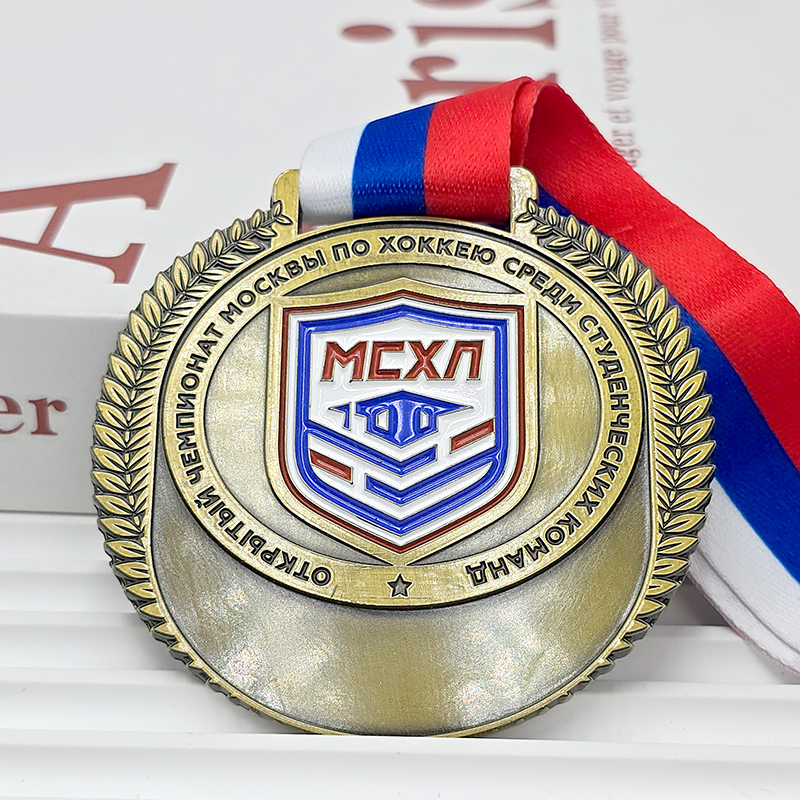 Vintage Bronzemedaille, Gedenkabzeichen aus Weizenschild, Relief der Eishockeymeisterschaft der Moskauer Universität, Sammlerstück für russische Universitätsportveranstaltungen.