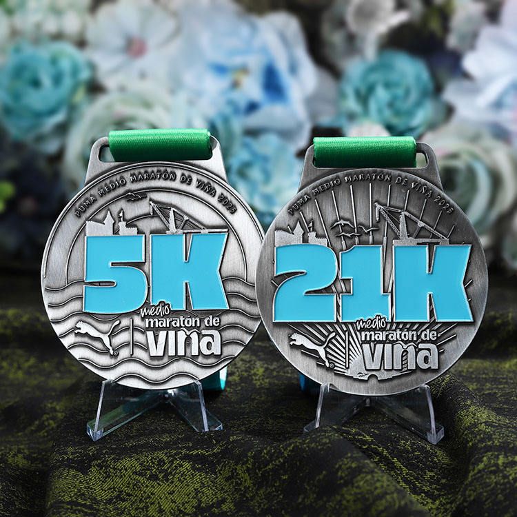 Halbmarathon-Gedenkmedaille, antike silberfarbene Emaille-Metallplakette, 2025 Viña Race FINISHER-Anhänger