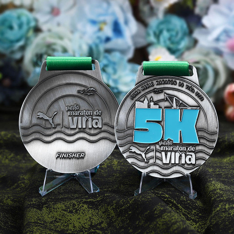 Halbmarathon-Gedenkmedaille, antike silberfarbene Emaille-Metallplakette, 2025 Viña Race FINISHER-Anhänger