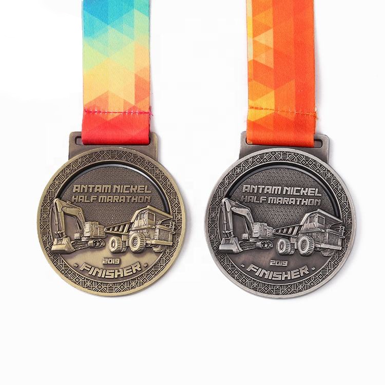 Benutzerdefinierte Eroberer-Marathon-Medaille 2022 - Einzigartige Marathon-Medaille