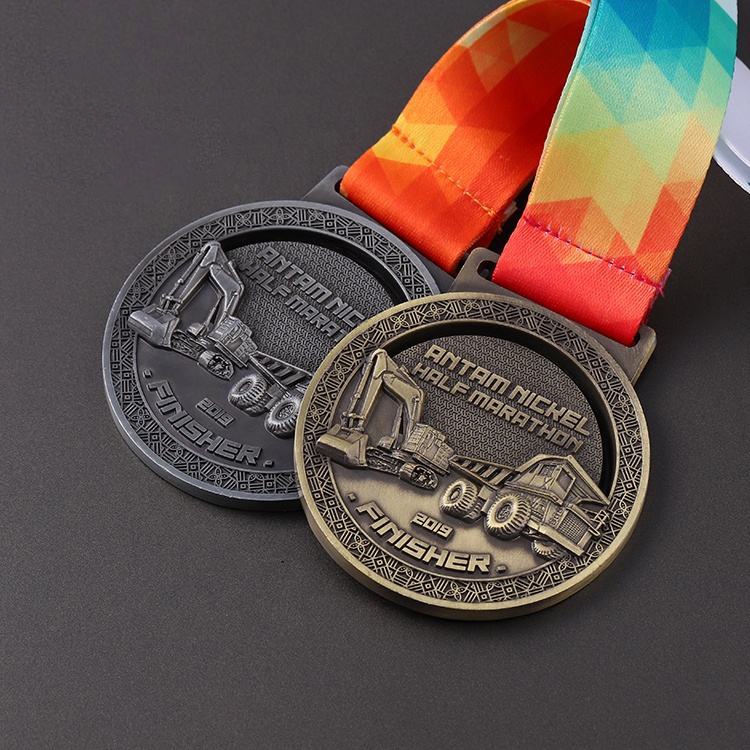 Benutzerdefinierte Eroberer-Marathon-Medaille 2022 - Einzigartige Marathon-Medaille
