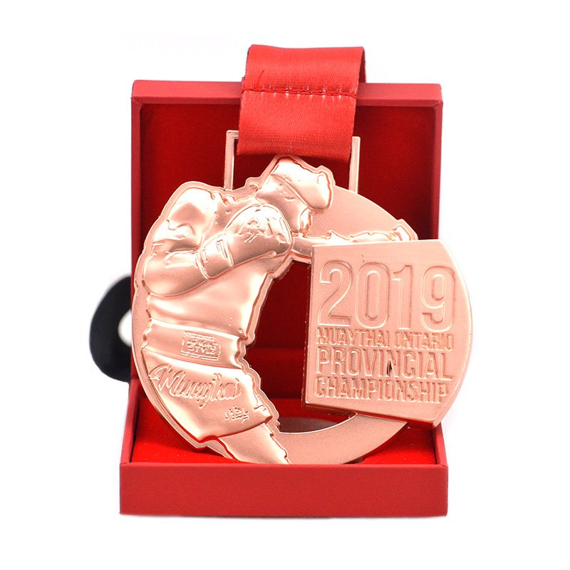 Maßgeschneiderte Fußballmedaillen für das Team, bronzefarbenes Emaille, unregelmäßig geformte Gedenkabzeichen.