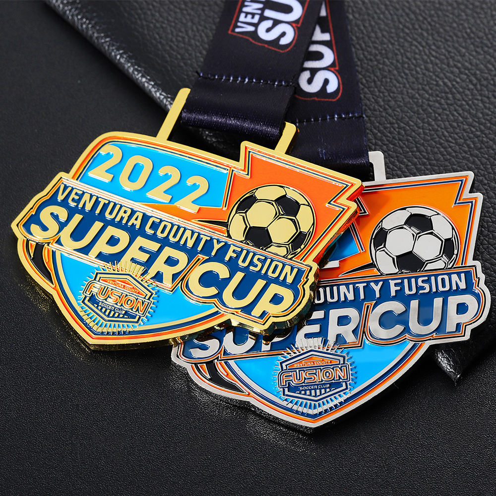 Keine Moq Maßgeschneiderte Sport Karate Kampfsport Medaillen Metall-Logo 3d Emaille Fußball Basketball Medaille mit Band