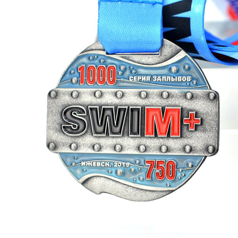 Schwimm-All-Star-Meisterschaftsmedaillen: Gold, Silber und Bronze dreifarbige ausgehöhlte Sport-Silhouetten-Gedenkabzeichen