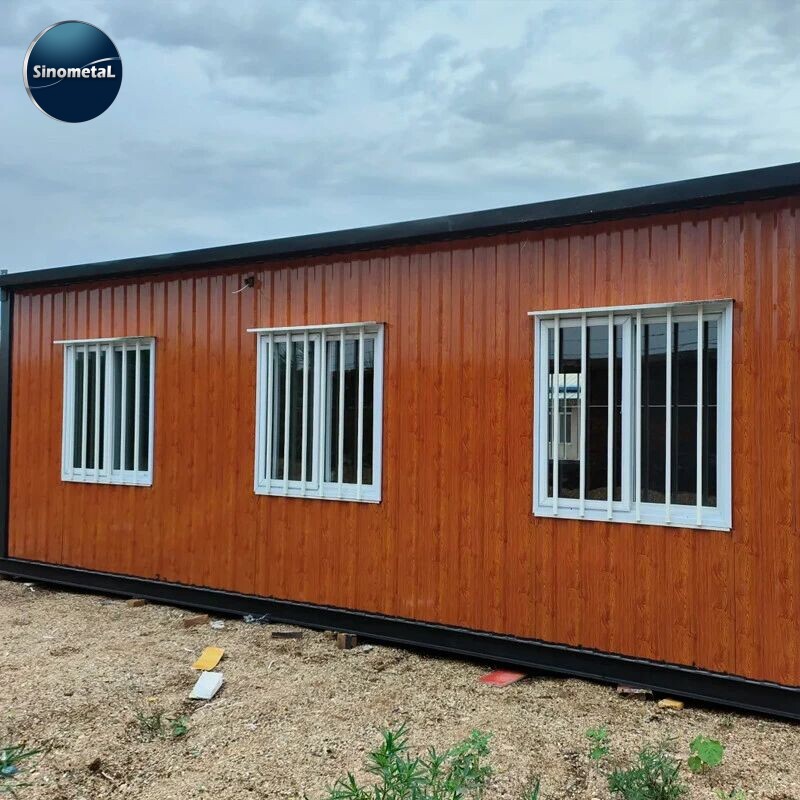 Nhà container di động nhỏ gọn 20 feet, có thể tháo rời và di chuyển, phù hợp cho văn phòng di động và sử dụng ngoài trời.