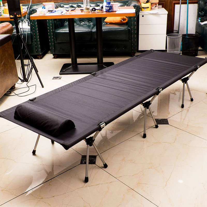 Foldable office bed with ten-leg iron pipe frame and breathable mesh pillow