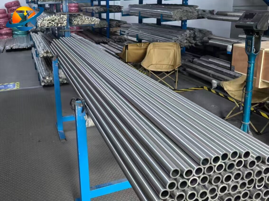 Titanium pipe / tube