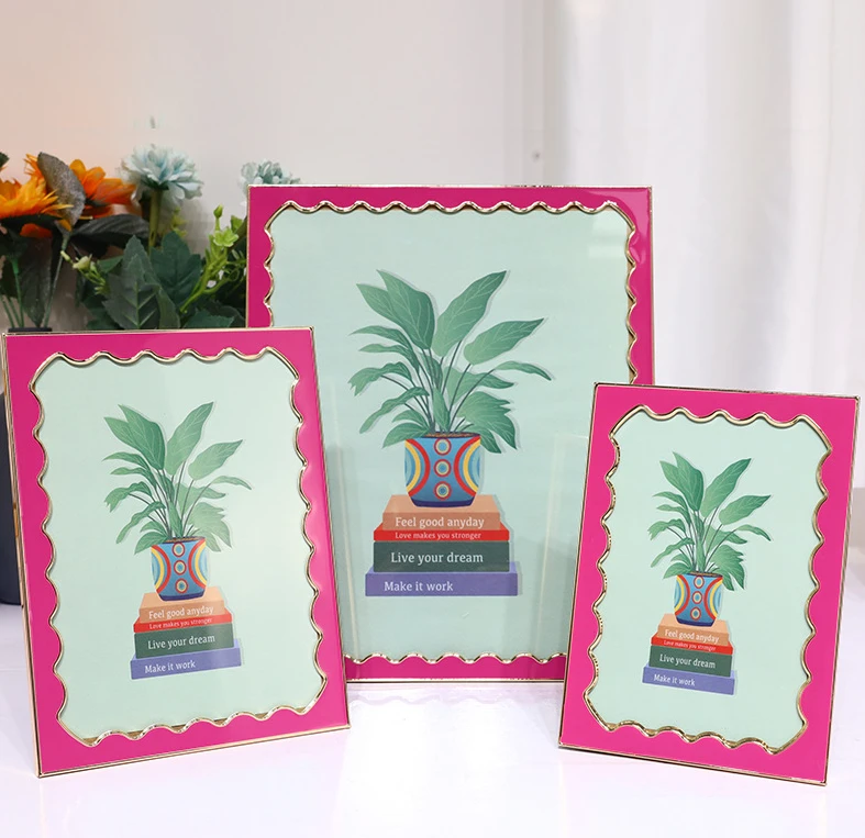 Metal photo frame