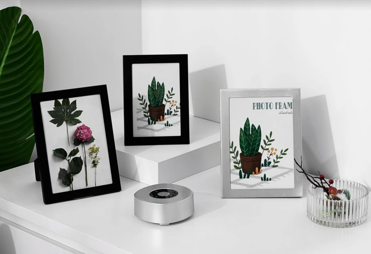 Metal photo frame