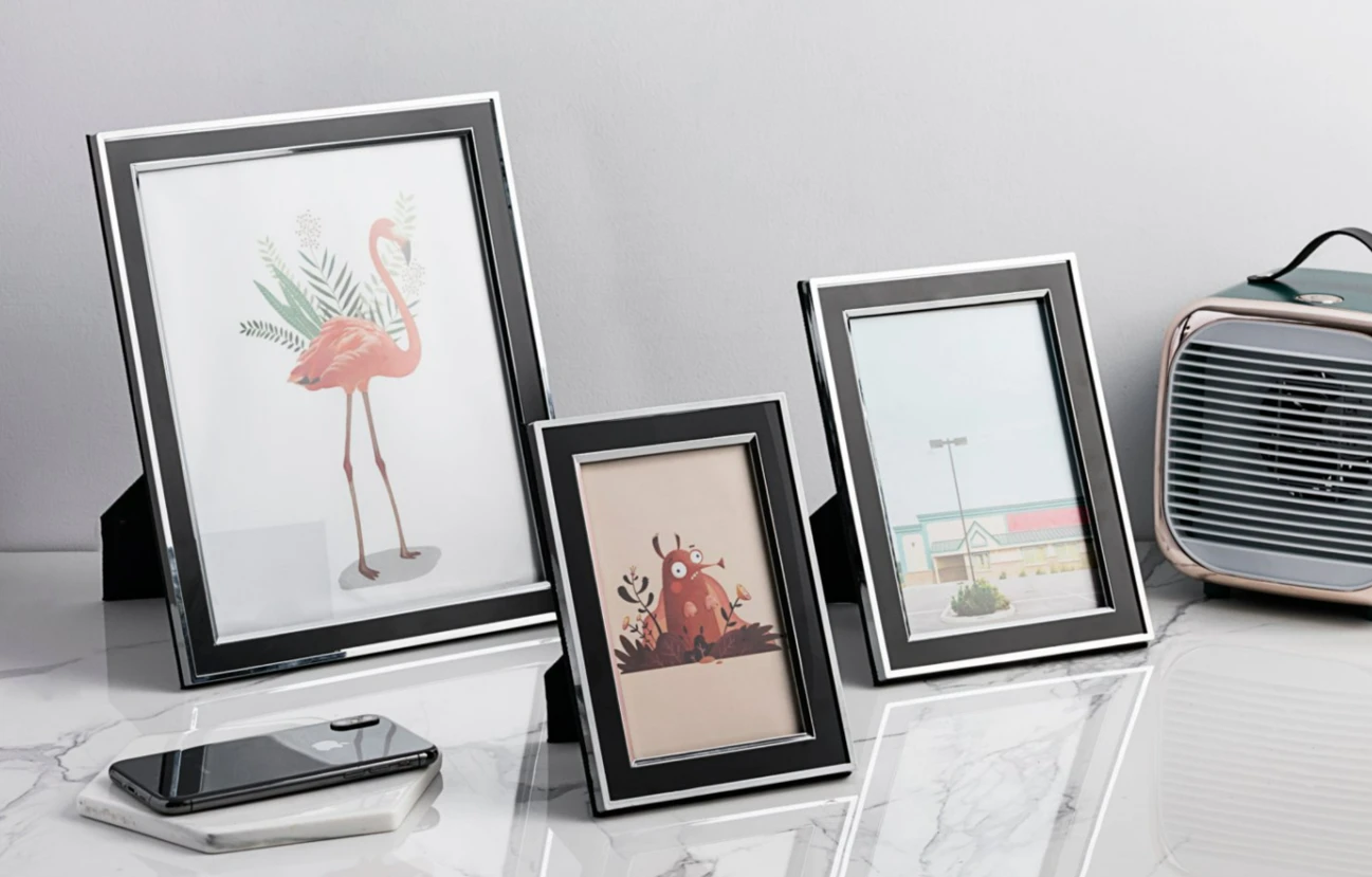 Metal photo frame